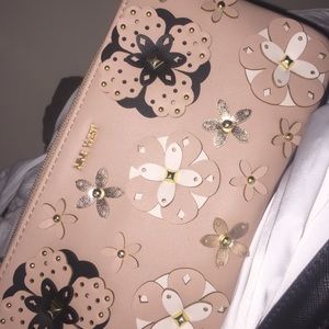 NineWest Floral POP wristlet